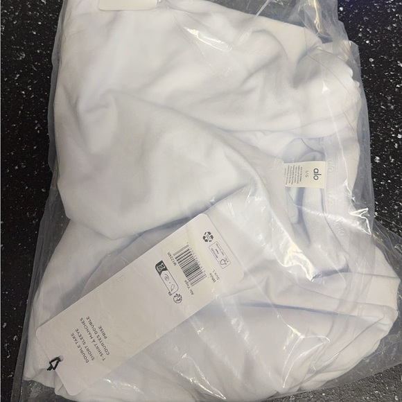 Alo Double Take Short Sleeve - Picture 2 of 3